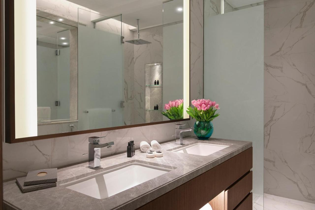 Al Jaddaf Rotana Suite Hotel Dubai Exterior photo Bathroom